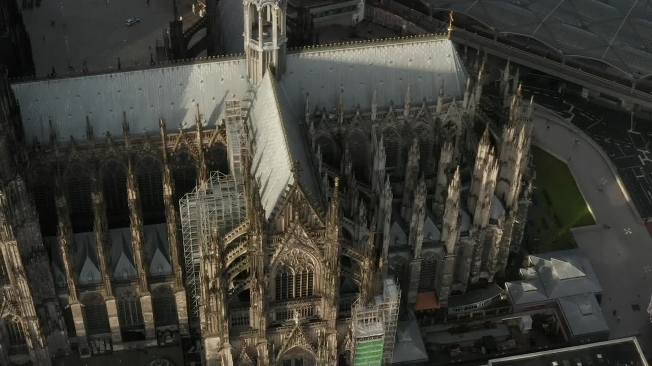 Video Stock Cathedral Seen In Detail From The Air Live Wallpaper For PC