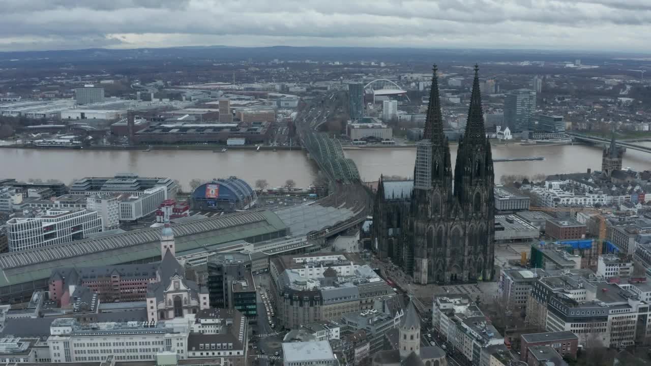 Video Stock Cathedral Near The River In Germany Live Wallpaper For PC