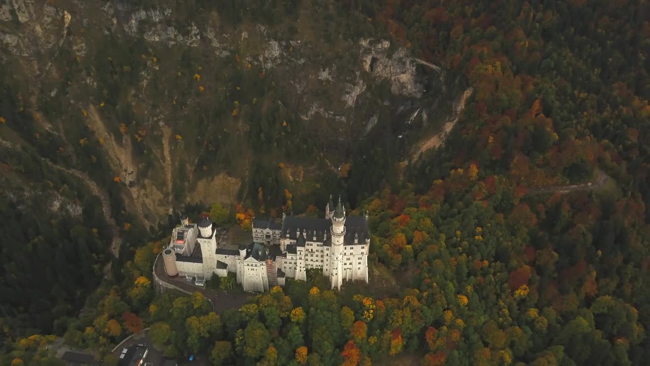 Video Stock Castillo En Medio De Un Bosque Desde El Aire Live Wallpaper For PC