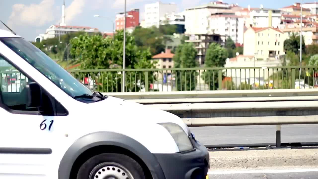 Video Stock Cars Passing In Front Of A City Avenue Live Wallpaper For PC