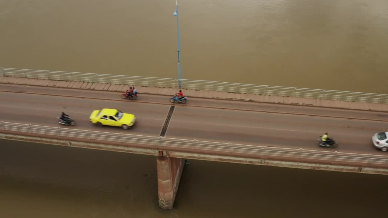 Video Stock Cars Driving Over A Bridge In Mali Live Wallpaper For PC