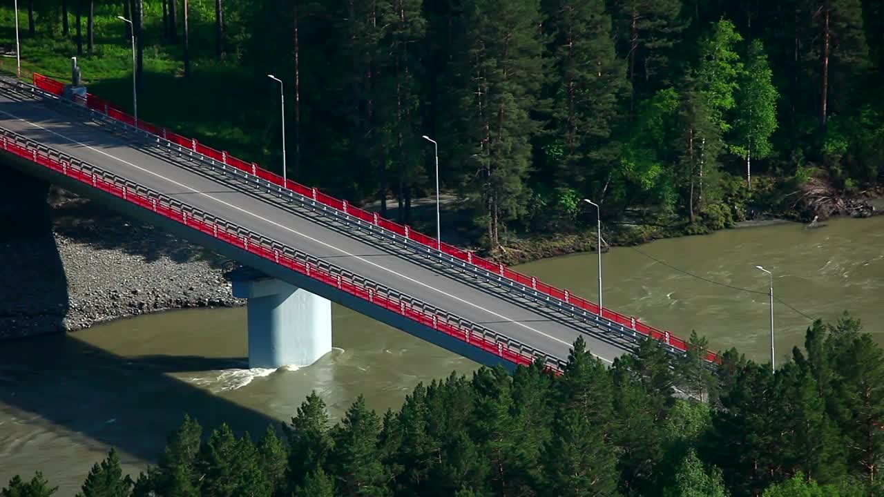Video Stock Cars Crossing A Bridge In The Countryside Live Wallpaper For PC