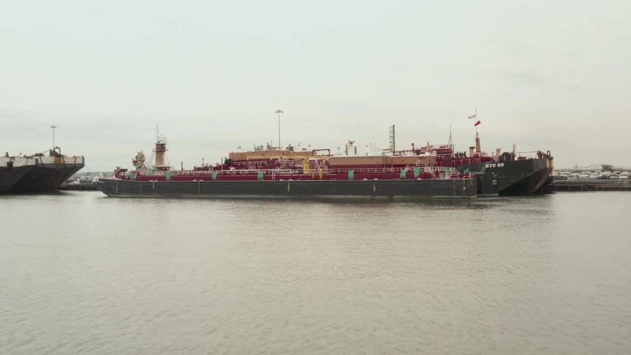 Video Stock Cargo Ships In A Dock In New York Live Wallpaper For PC