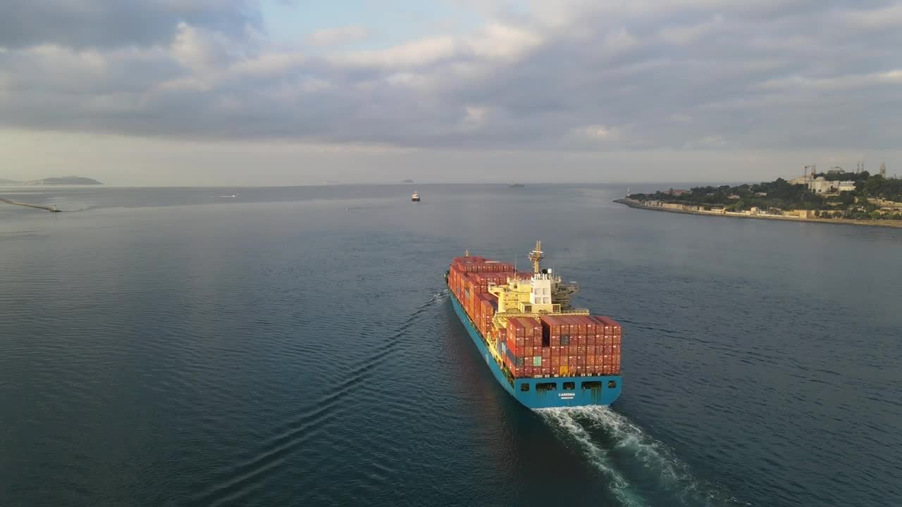 Video Stock Cargo Ship Sailing In The Sea Live Wallpaper For PC