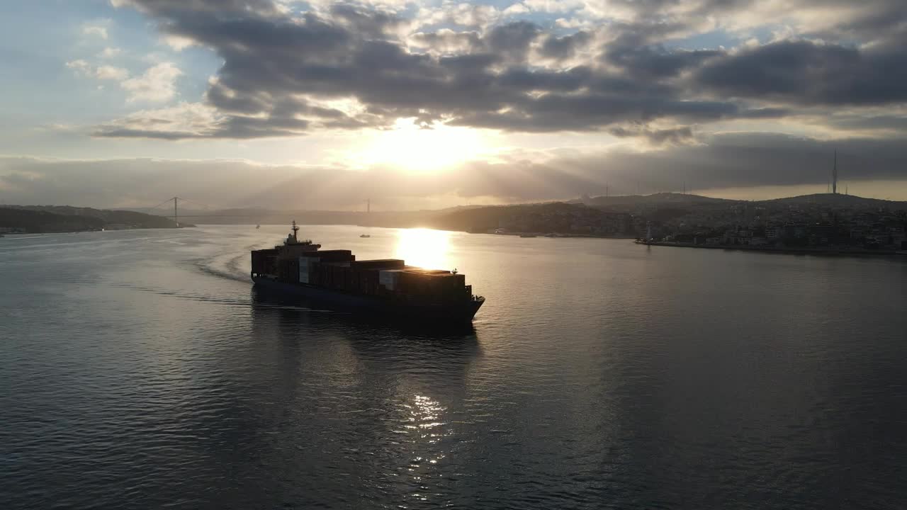 Video Stock Cargo Ship Sailing At Dusk Live Wallpaper For PC