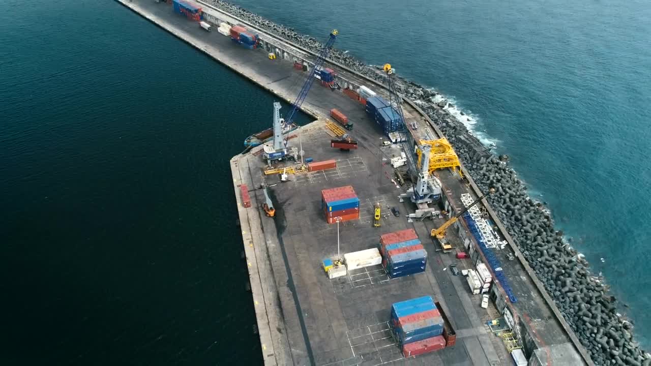 Video Stock Cargo Port In The Middle Of The Ocean Live Wallpaper For PC
