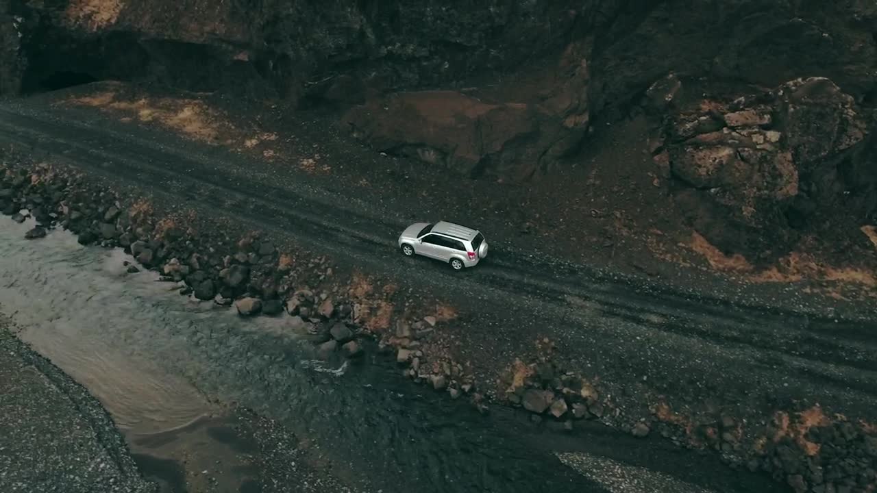 Video Stock Car Following A Shallow River Live Wallpaper For PC
