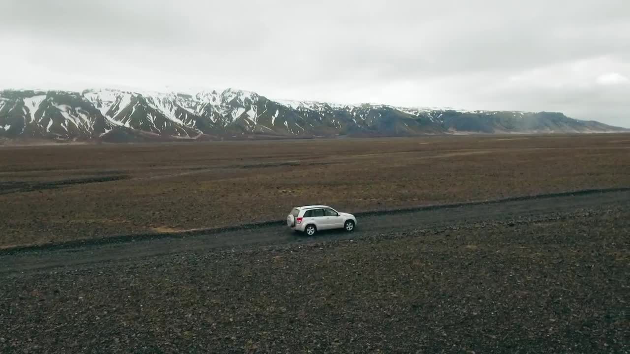 Video Stock Car Driving Through Mountains Live Wallpaper For PC