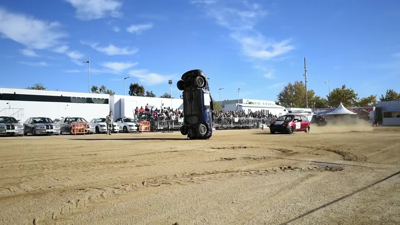 Video Stock Car Crash In Slow Motion Live Wallpaper For PC