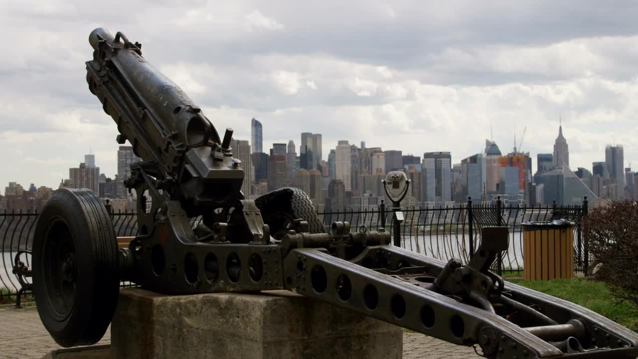 Video Stock Cannon On The Banks Of New York City Live Wallpaper For PC