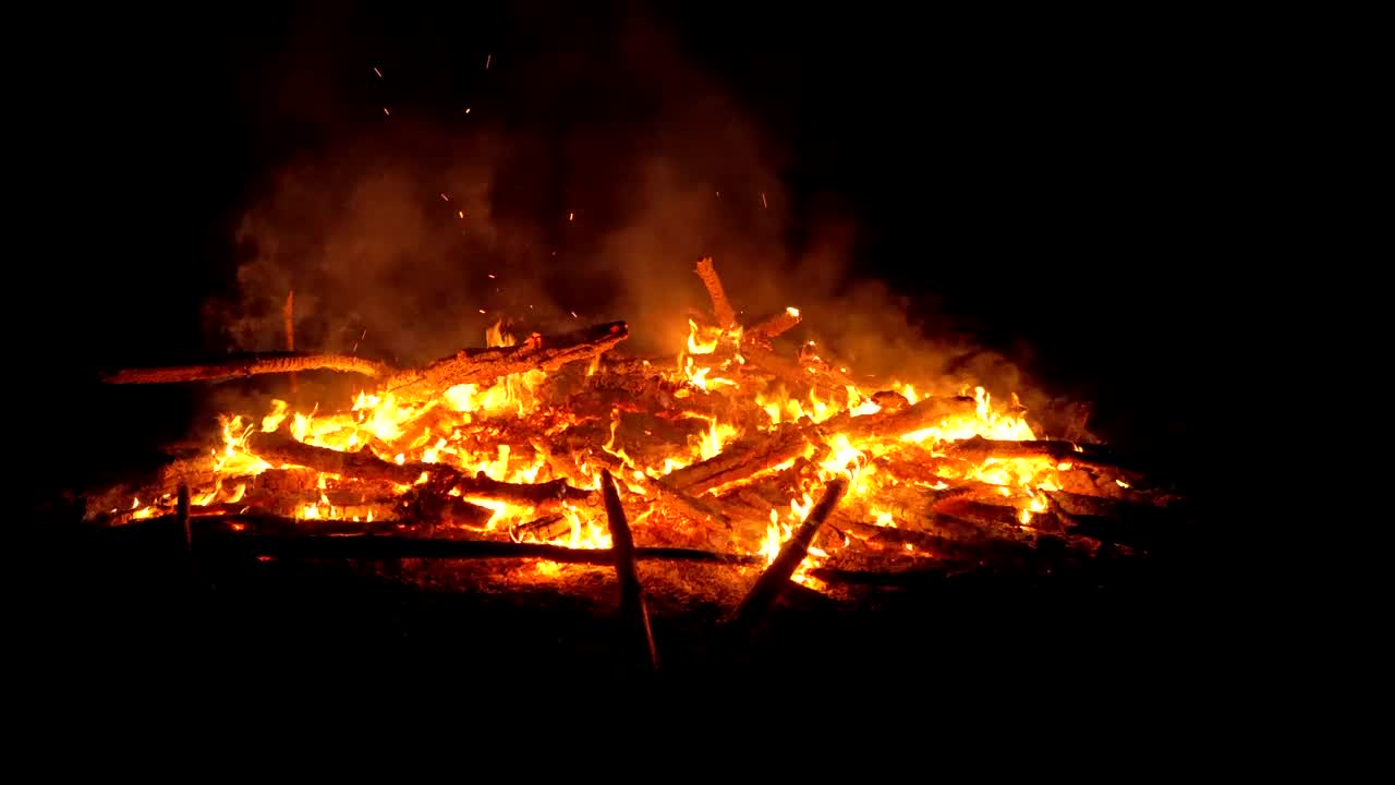 Video Stock Camp Fire Burning In The Night Live Wallpaper For PC