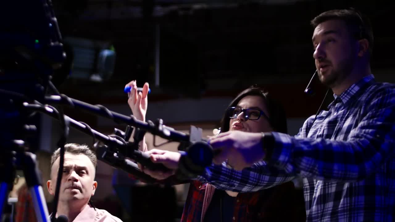 Video Stock Cameraman Working In Tv Studio Live Wallpaper For PC