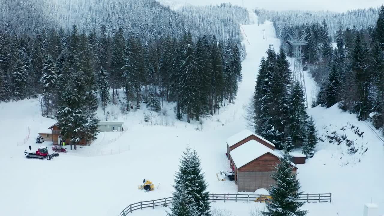 Video Stock Cabins At The Base Of A Slope Live Wallpaper For PC