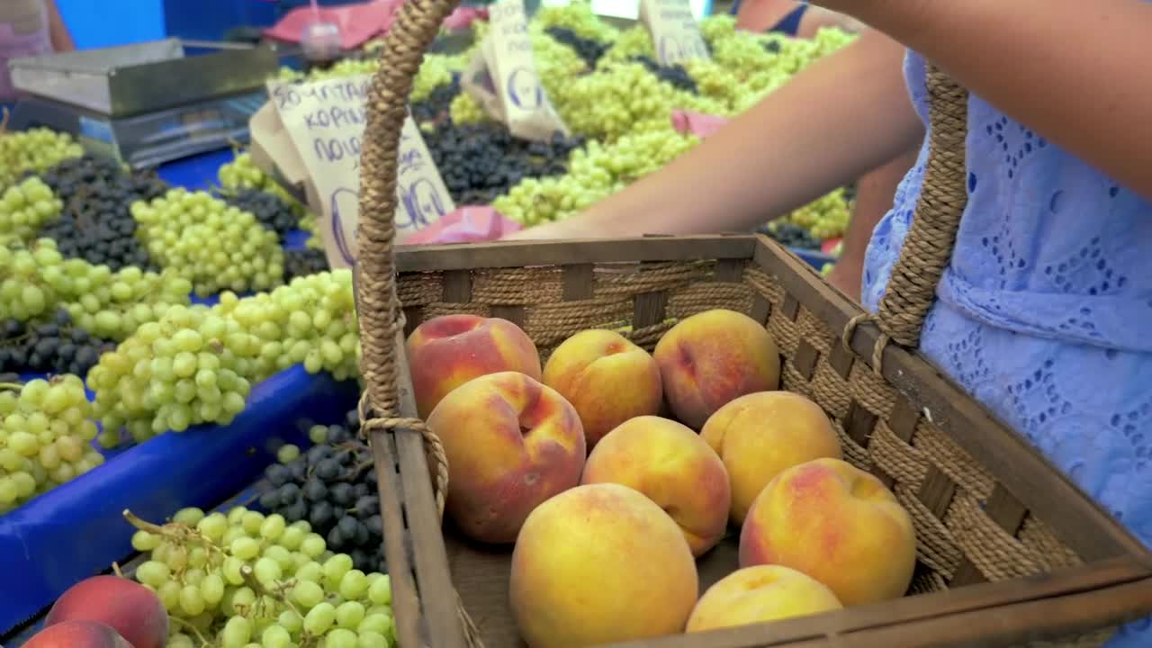 Video Stock Buying Grapes From A Market Stall Live Wallpaper For PC