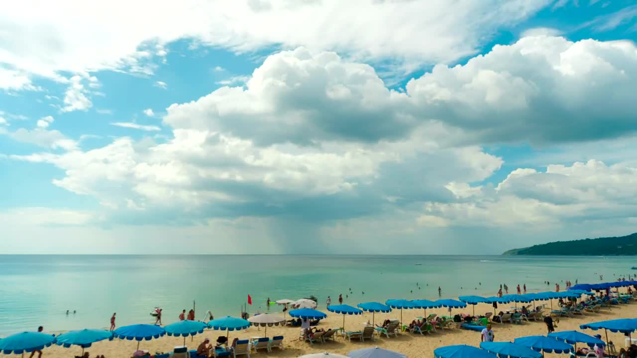 Video Stock Busy Tropical Beach On A Cloudy Day Live Wallpaper For PC
