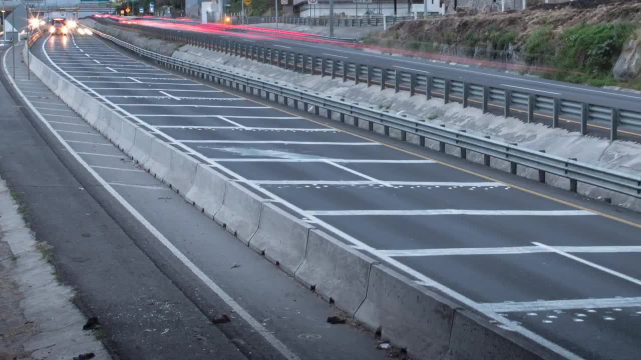 Video Stock Busy Road With Low Exposure Live Wallpaper For PC