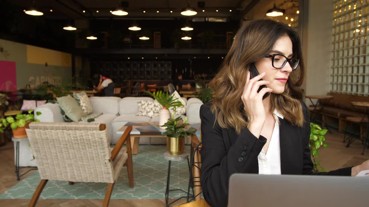 Video Stock Businesswoman Making A Phone Call In Office Live Wallpaper For PC