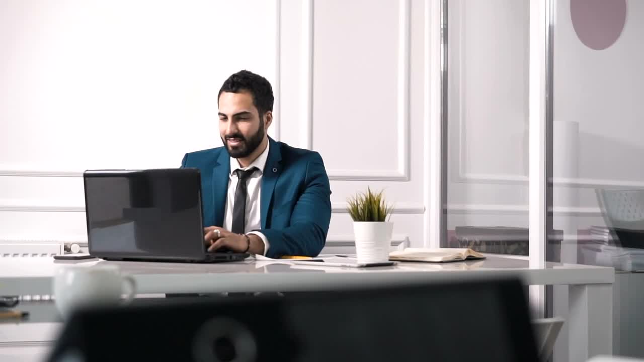 Video Stock Businessman Working On His Laptop Live Wallpaper For PC