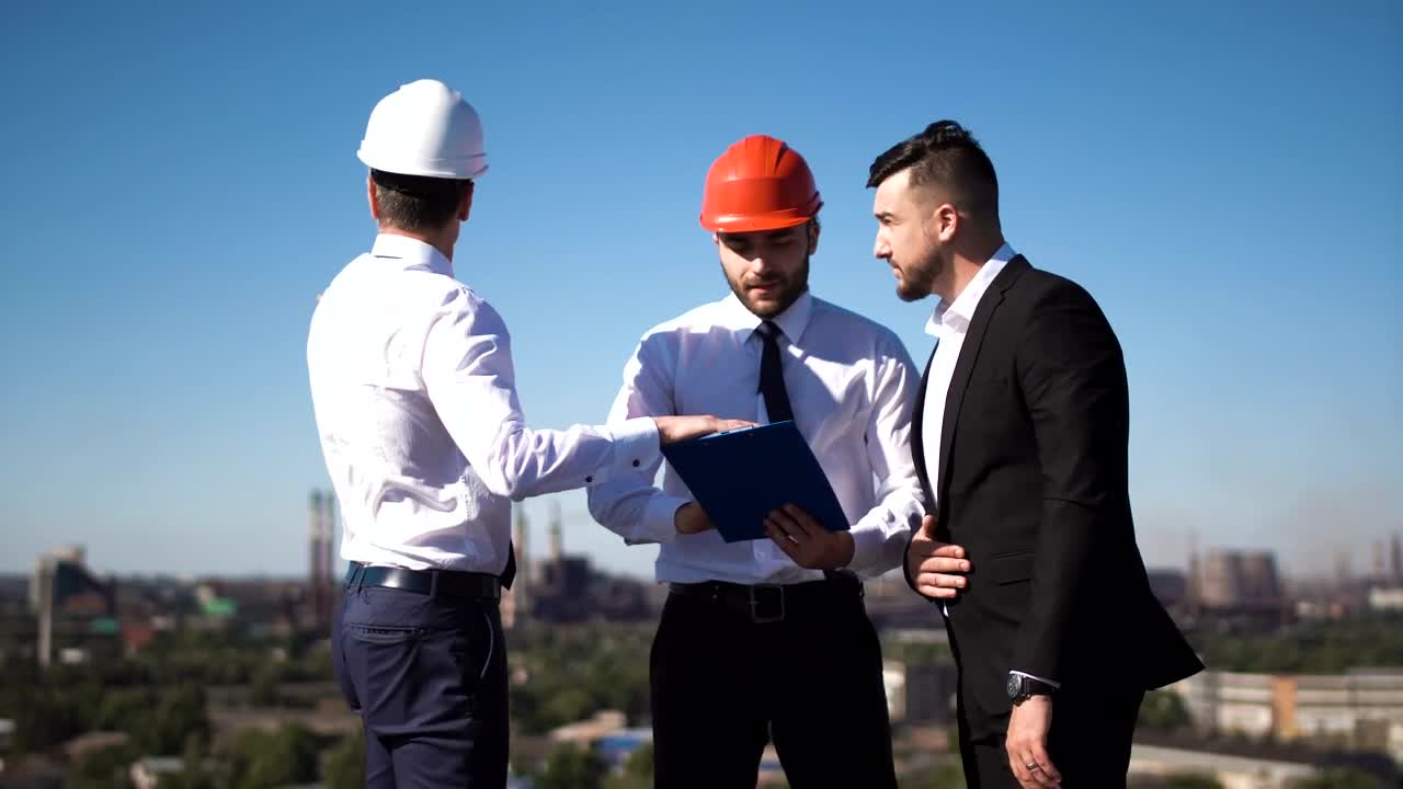 Video Stock Businessman Talking With Engineers Live Wallpaper For PC