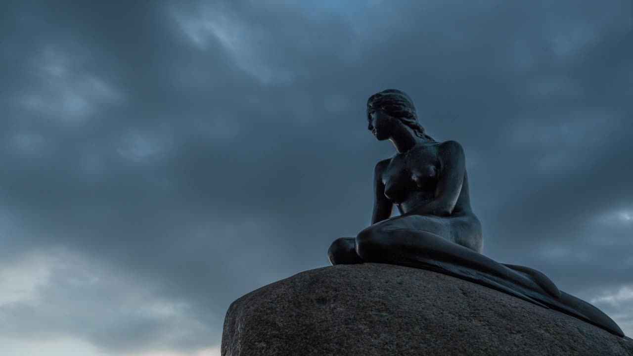 Video Stock Clouds Over A Mermaid Live Wallpaper For PC