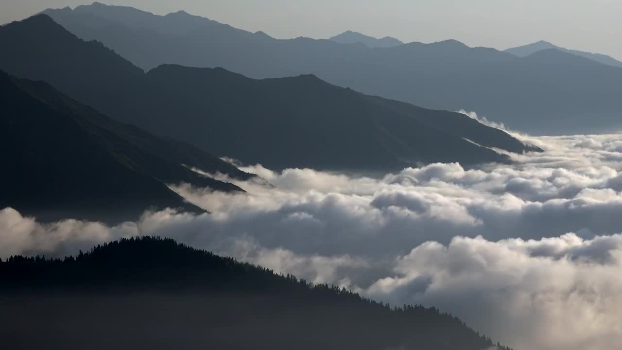 Video Stock Clouds Moving In The Mountains Live Wallpaper For PC