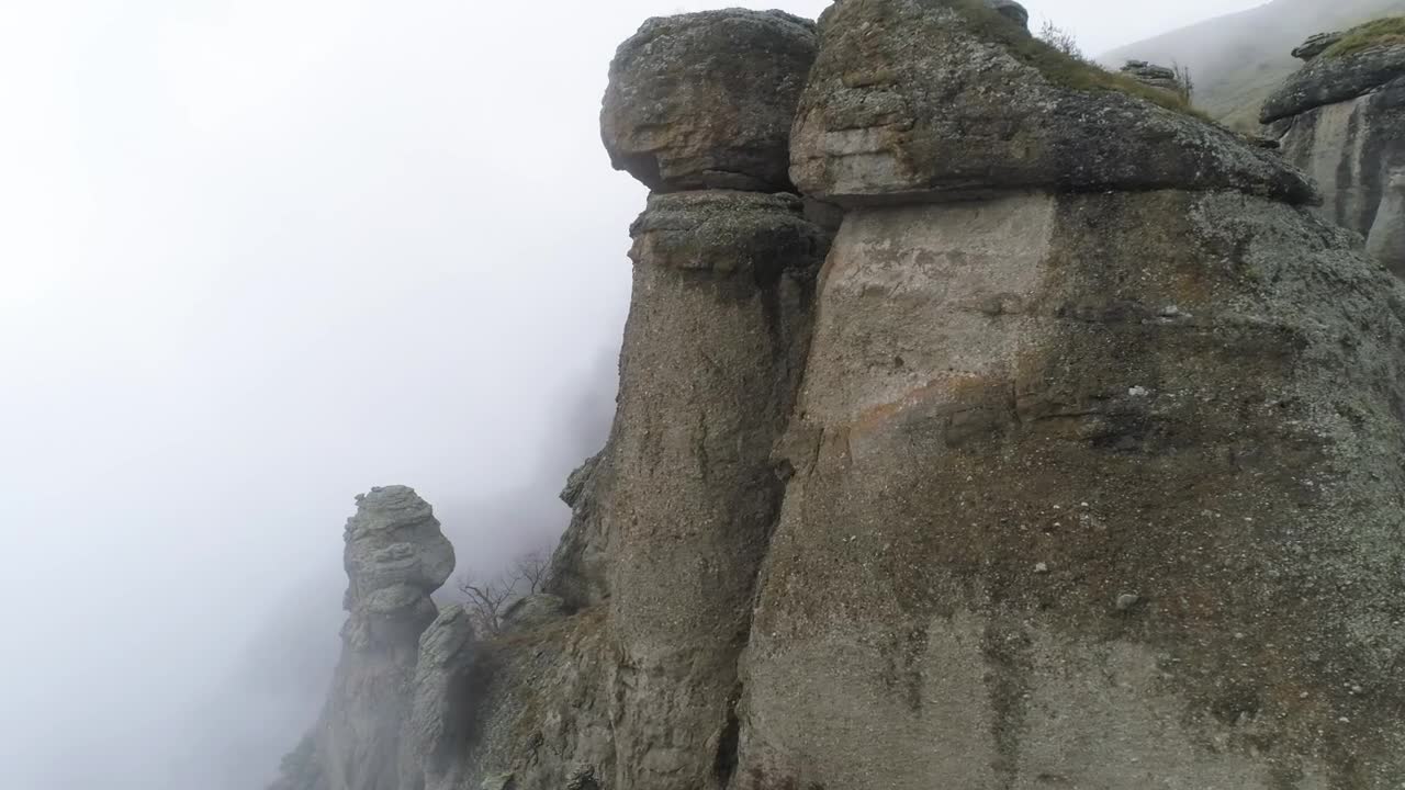 Video Stock Clouds Covering The Edge Of A Mountain Live Wallpaper For PC