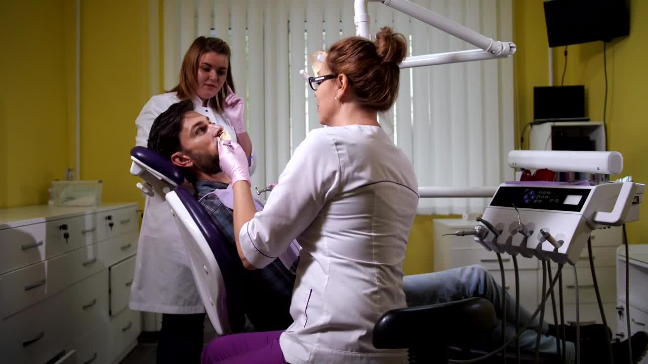 Stock Video Dentist Polishing Teeth Live Wallpaper For PC