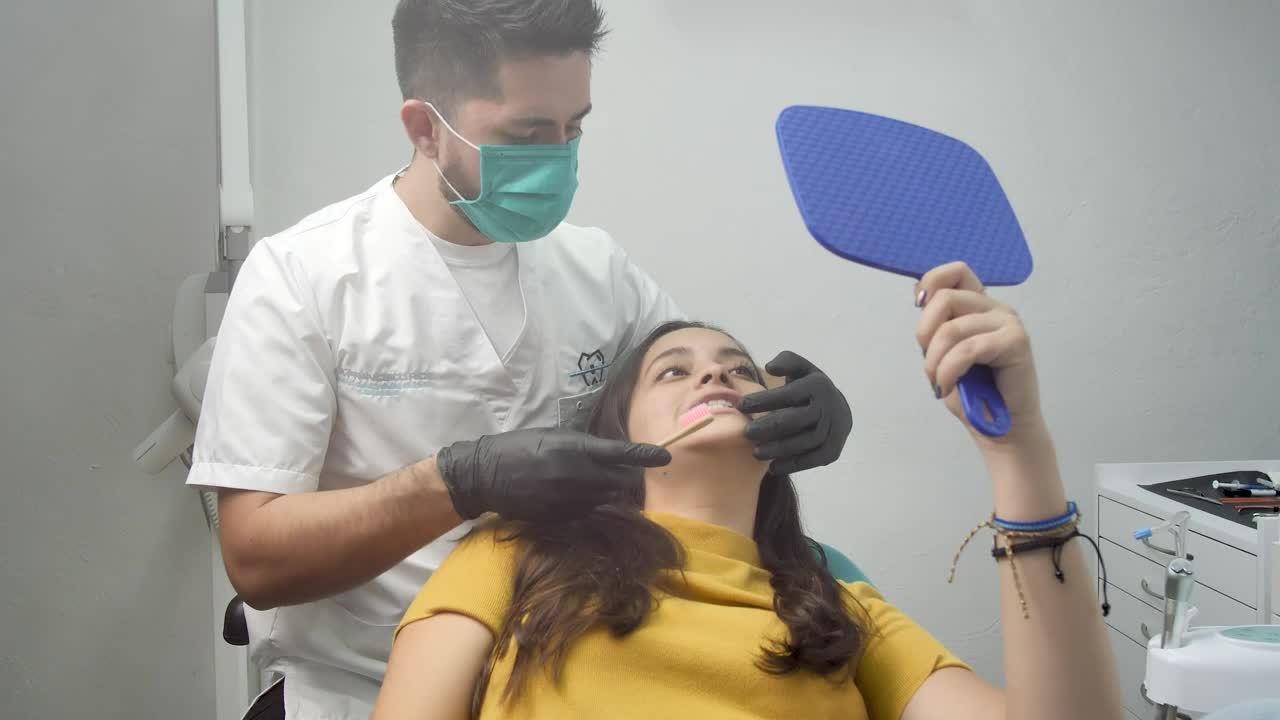 Stock Video Dentist Cleaning Teeth Live Wallpaper For PC