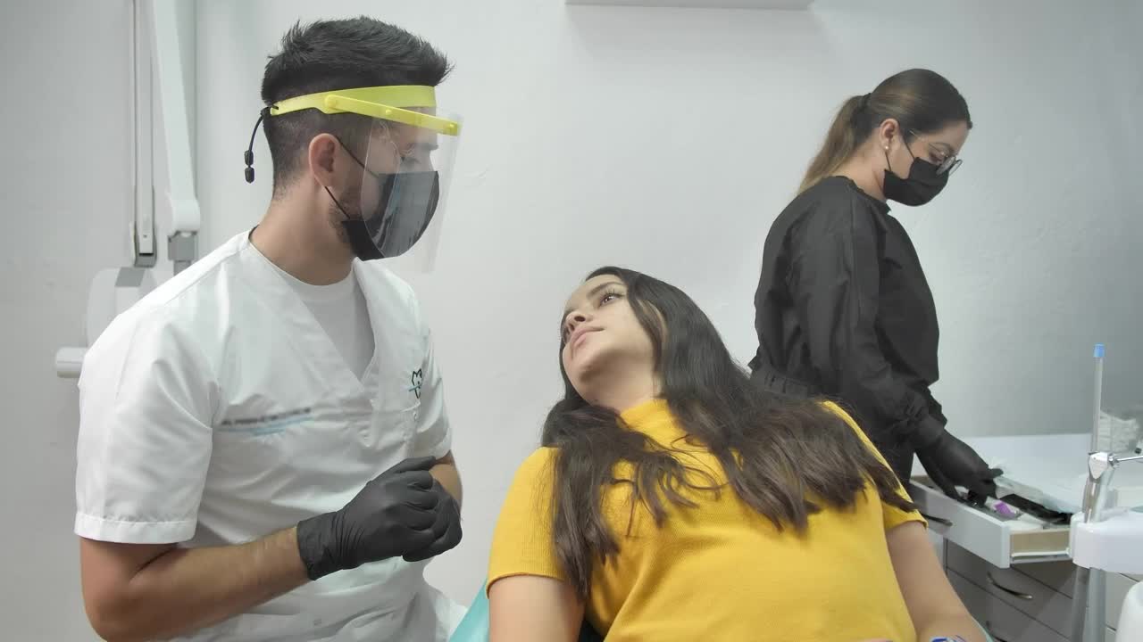 Stock Video Dentist And Patient Before Surgery Live Wallpaper For PC