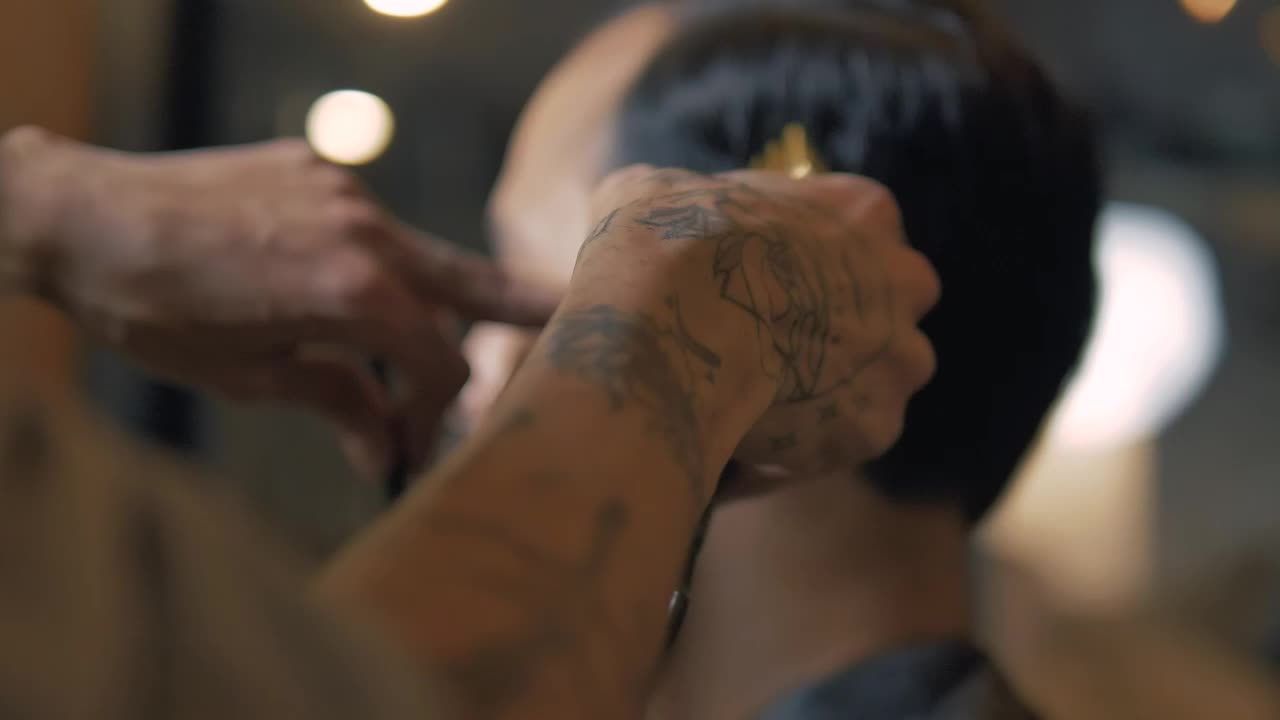 Stock Video Degrading A Mans Hair In A Barbershop Live Wallpaper For PC