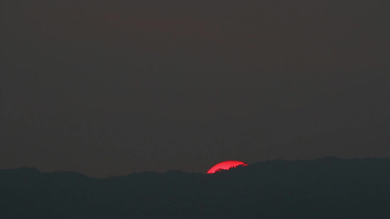 Stock Video Deep Red Sunrise Live Wallpaper For PC