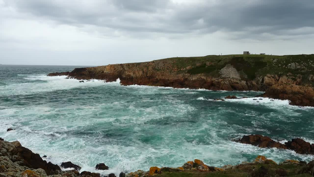 Stock Video Dangerous Waves At The Coast Live Wallpaper For PC