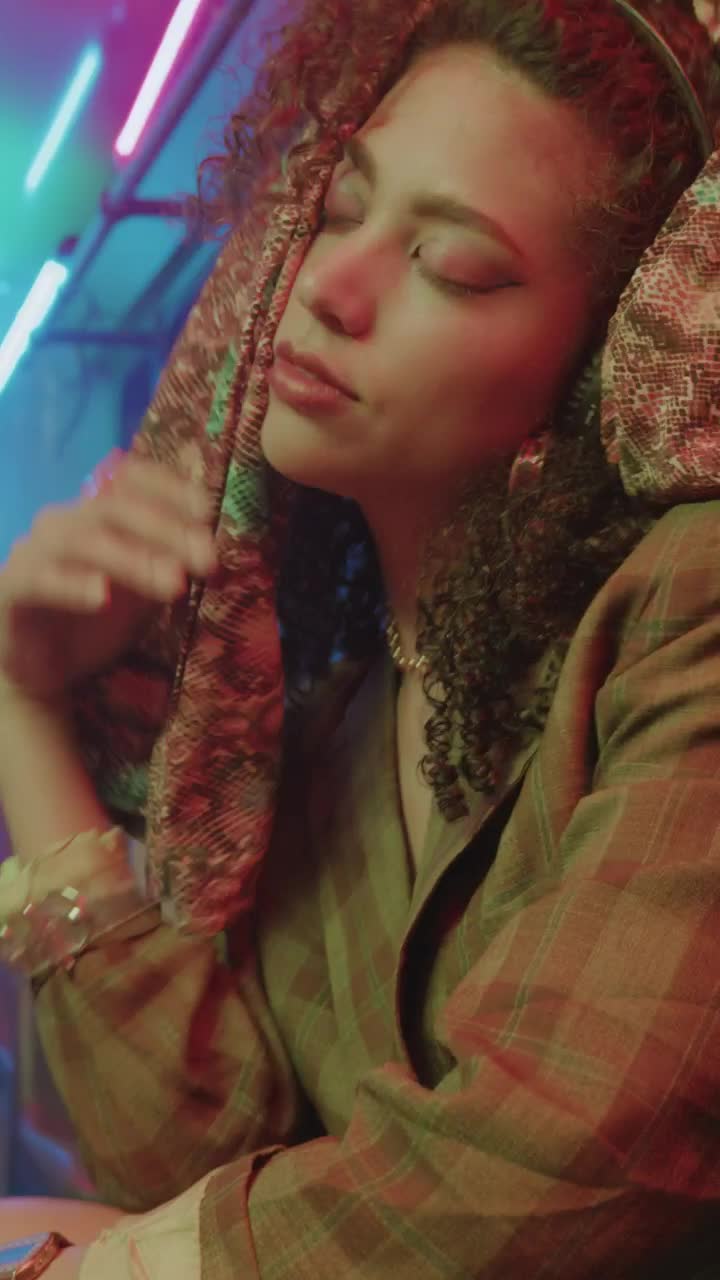 Stock Video Dancing Girl Sitting Inside A Bus Live Wallpaper For PC