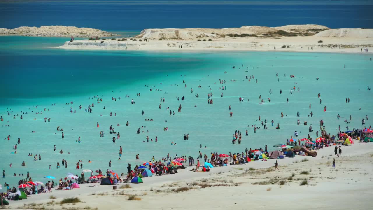 Stock Video Crowded Tropical Beach Timelapse Live Wallpaper For PC