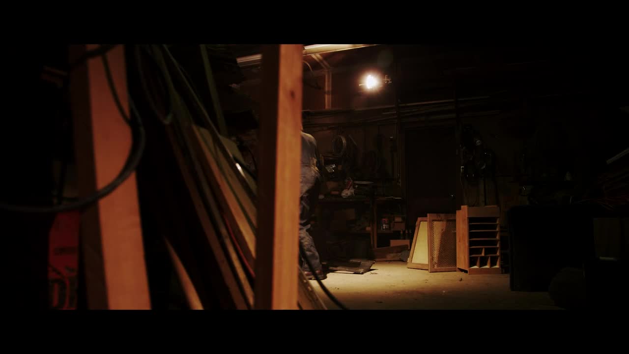 Stock Video Creepy Man In A Gas Mask Live Wallpaper For PC