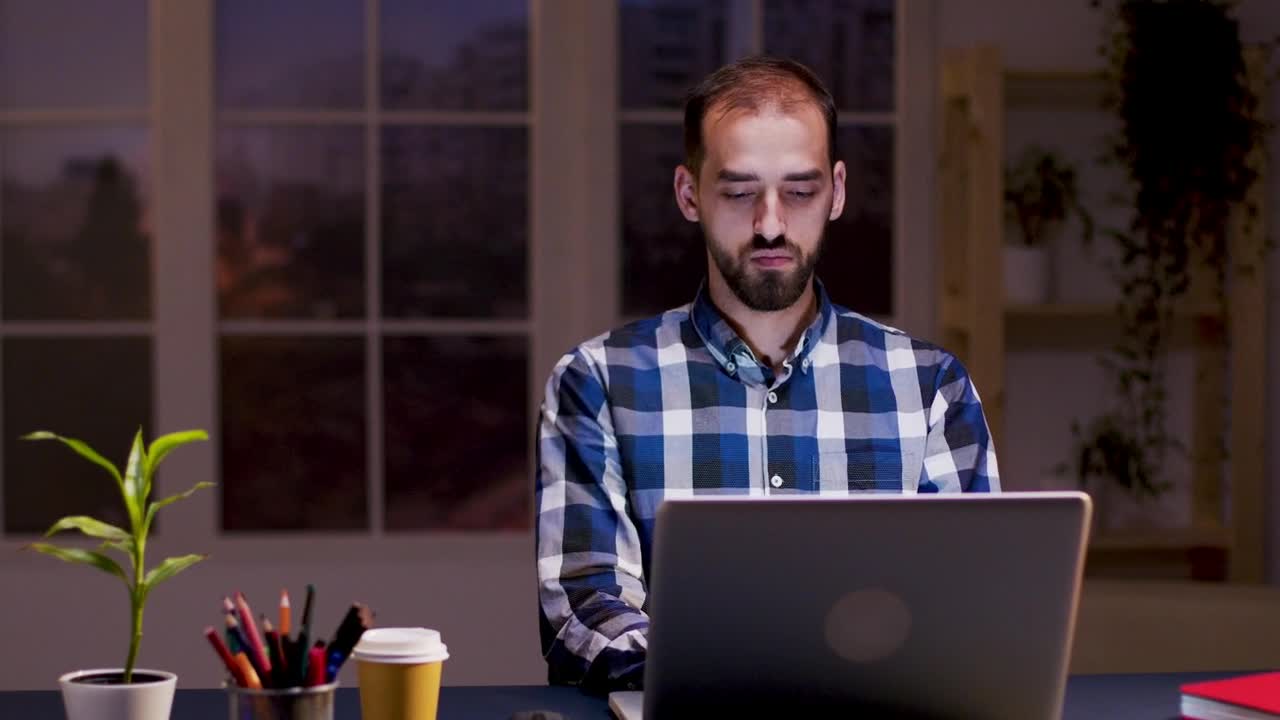 Stock Video Creative Man Thinking About Work Project At Desk Live Wallpaper For PC