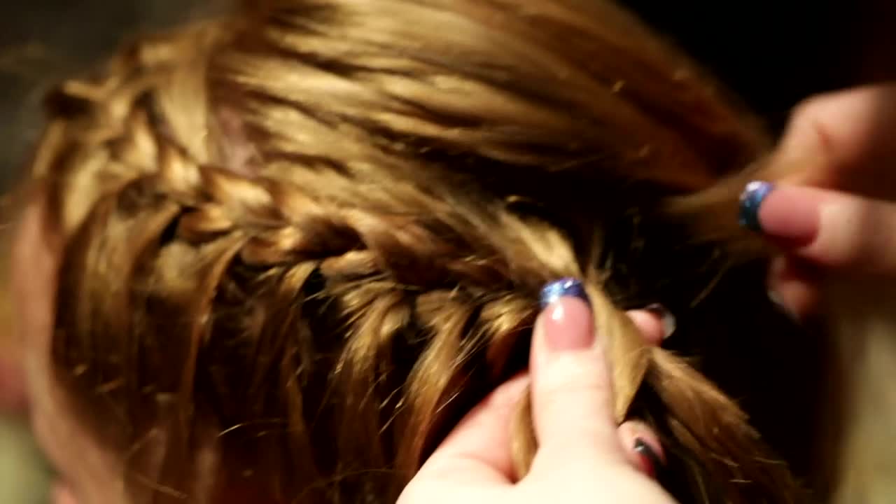 Stock Video Creating Hair Braids Live Wallpaper For PC