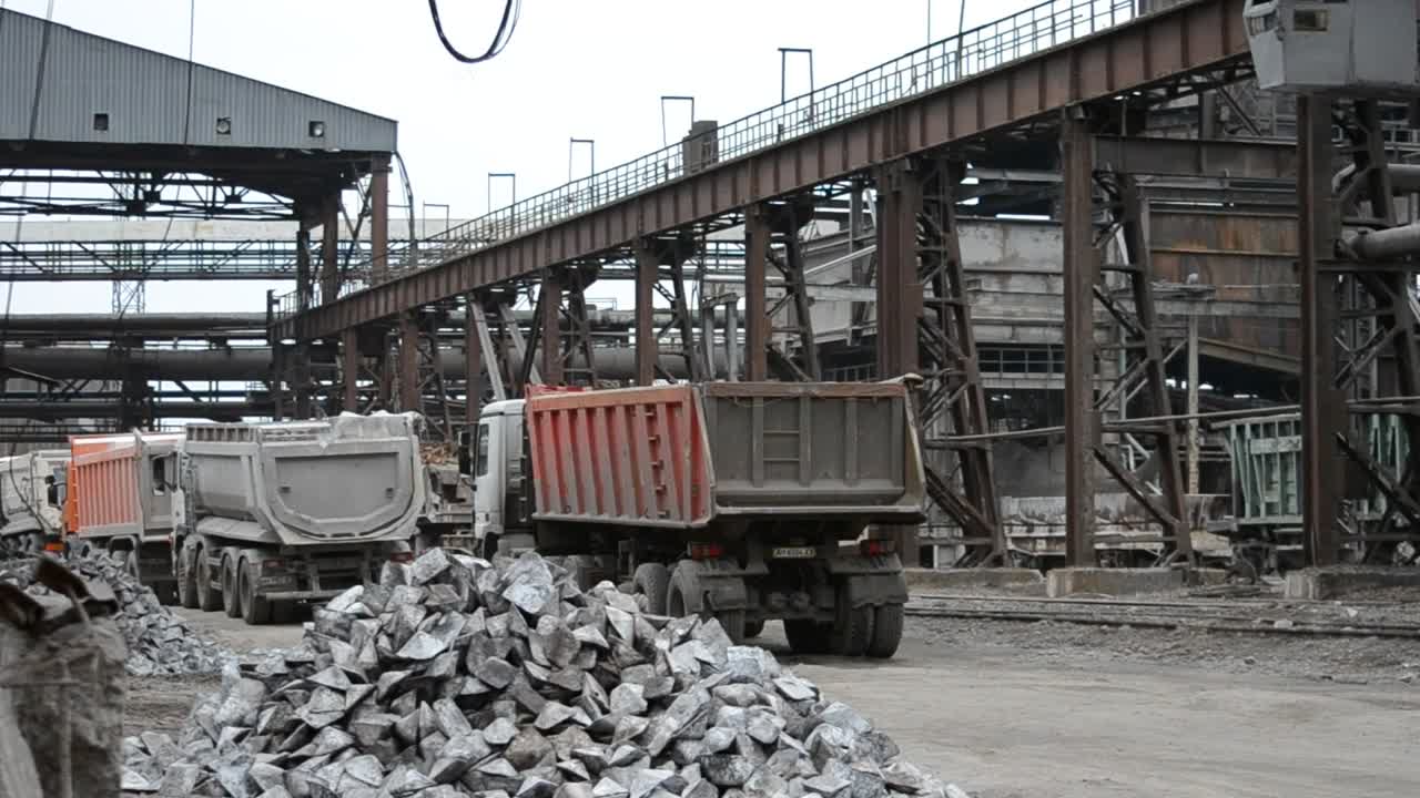 Stock Video Crane Operating In A Metalworks Live Wallpaper For PC