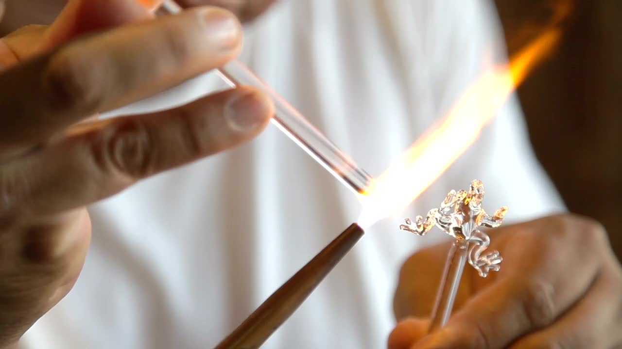 Stock Video Craftsman Making Glass Figures Live Wallpaper For PC