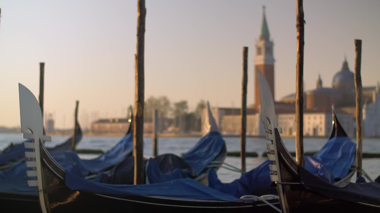 Stock Video Covered Boats In Venice Live Wallpaper For PC
