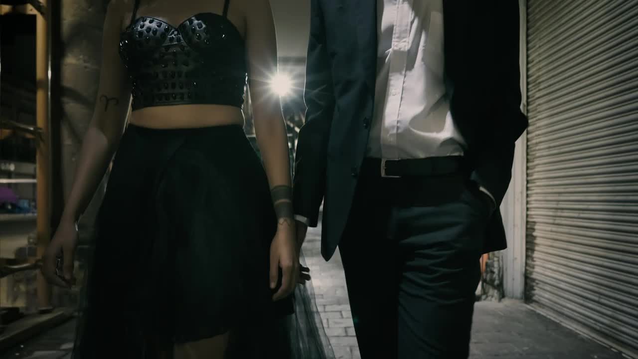 Stock Video Couple Walking In The Street Live Wallpaper For PC