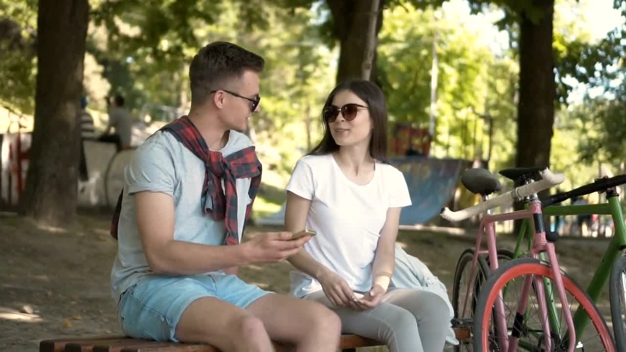 Stock Video Couple Taking A Selfie For Social Media At The Park Live Wallpaper For PC