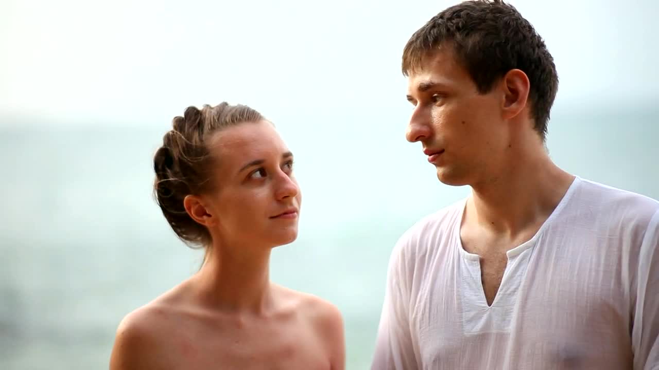 Stock Video Couple Staring At Each Other And Getting Closer To Kiss Live Wallpaper For PC