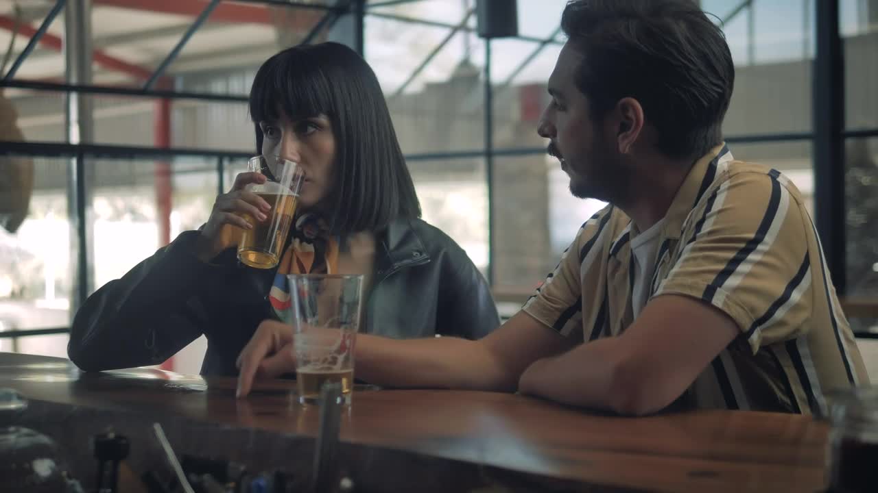 Stock Video Couple Spending Time Together In A Bar Live Wallpaper For PC