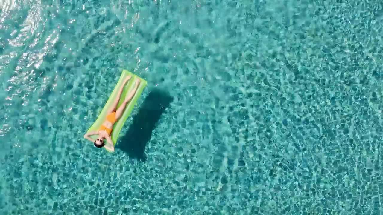 Stock Video Couple Spending Time At The Swimming Pool Live Wallpaper For PC