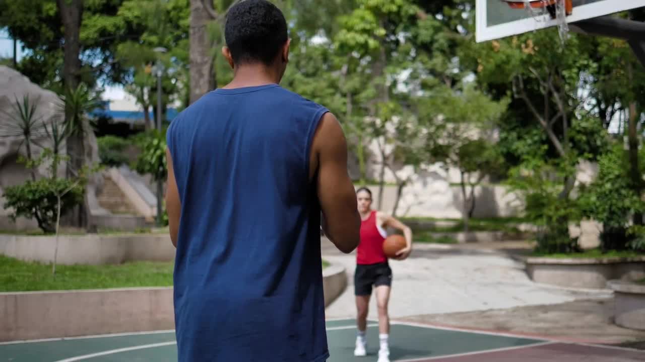 Stock Video Couple Passing A Ball Live Wallpaper For PC