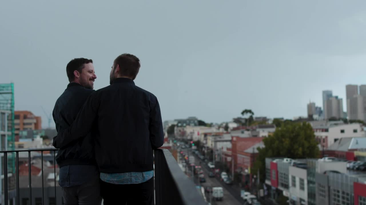 Stock Video Couple On Balcony Kissing Live Wallpaper For PC