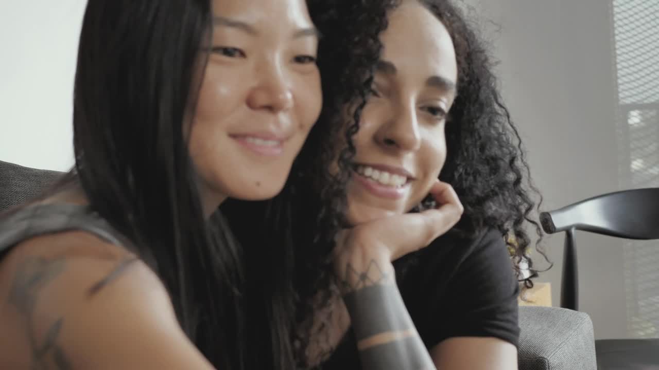 Stock Video Couple Of Friends Hugging Taking Selfies With The Cell Phone Live Wallpaper For PC