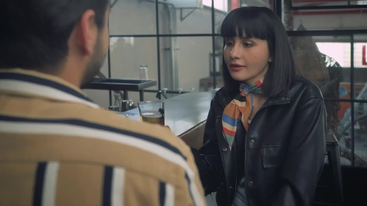 Stock Video Couple Of Friends Drinking Beer In A Bar Live Wallpaper For PC