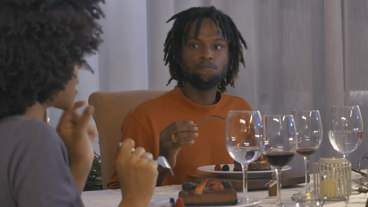 Stock Video Couple Of Friends Chatting During Christmas Dinner Live Wallpaper For PC